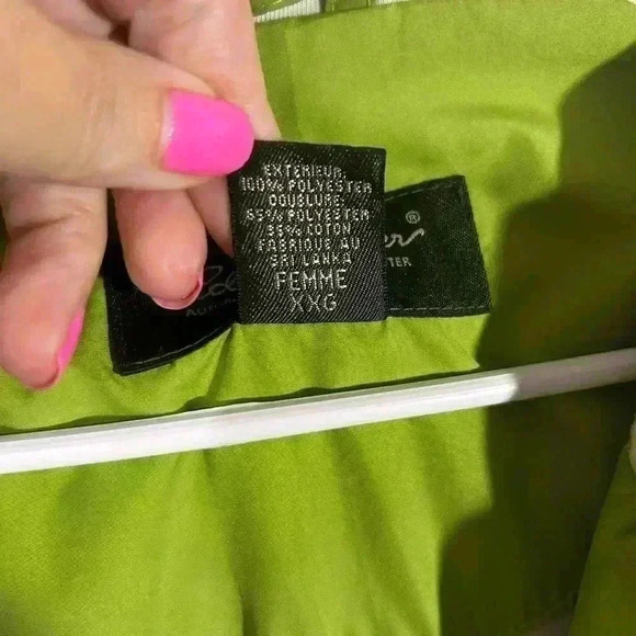 Eddie Bauer Green Rain Jacket; Women’s XXL. Zipper pockets, cinch waist and hood - Picture 8 of 9